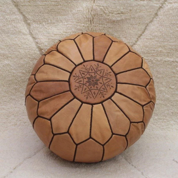 pouf-marocain-marron-naturel-pouf-mazir-decoration-769 Natural Brown Moroccan Pouf – Handmade Leather Footstool - Image 1